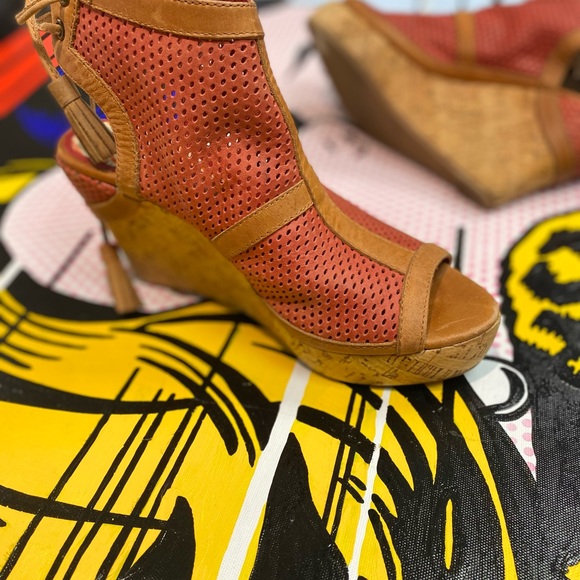 Fall Wedges Tassel Back Tie - Picture 7 of 9